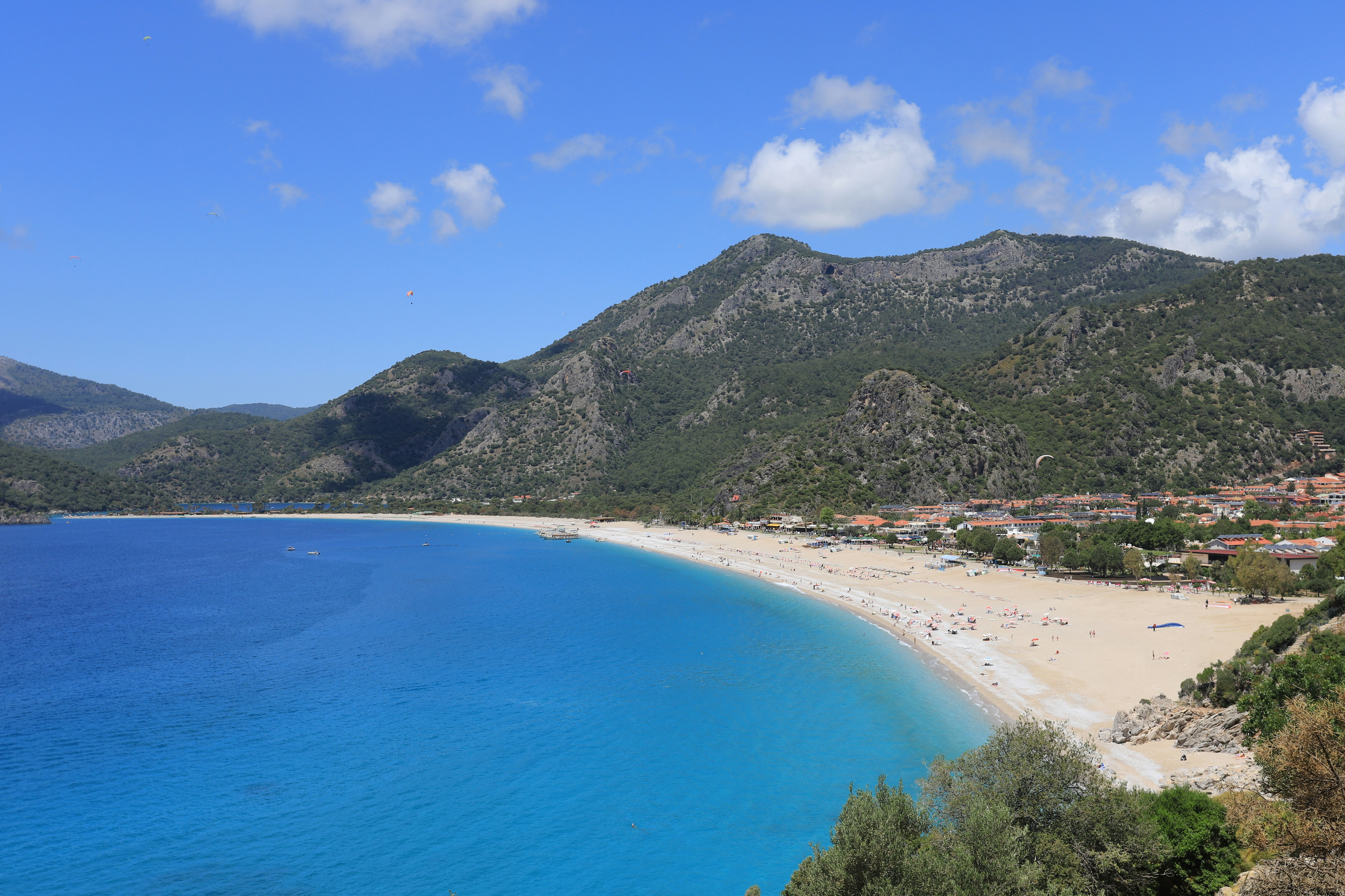 Havuzlu bungalov, gün batımı